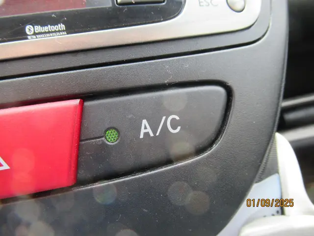 Toyota Aygo 1.0 VVT-i Dynamic Blue 2013 Benzine 17
