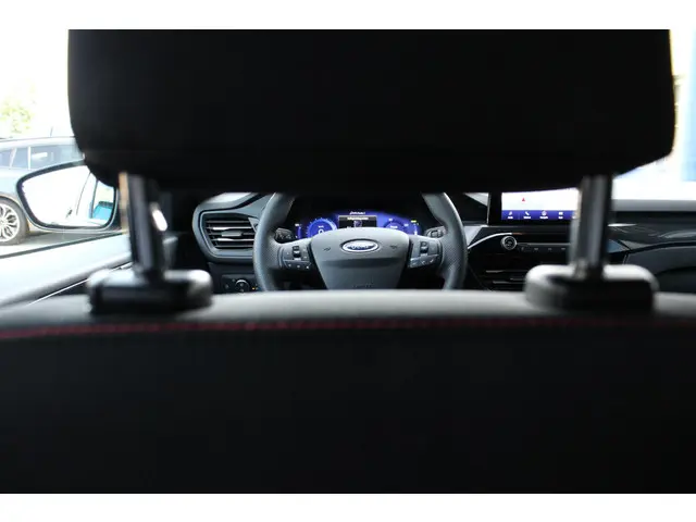Ford Kuga 2.5 PHEV ST-Line 2024 Hybride Benzine 16