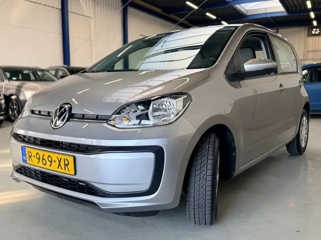 Volkswagen up! 1.0 2022 Benzine 4