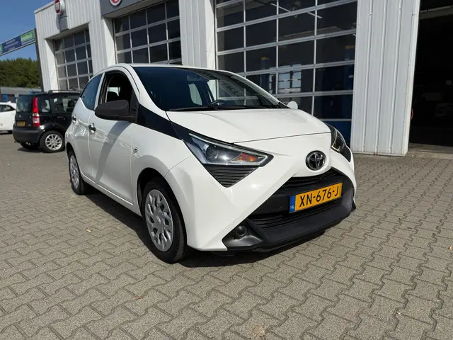 Toyota Aygo 1.0 VVT-i x-fun 2019 Benzine 4