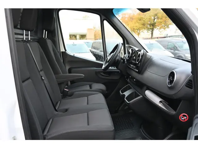 Mercedes-Benz Sprinter 315 CDI L1H1 RWD 2023 Diesel 9