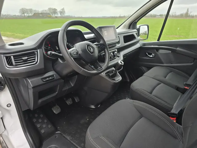 Renault Trafic 2.0 dCi L2 H1 2023 Diesel 22