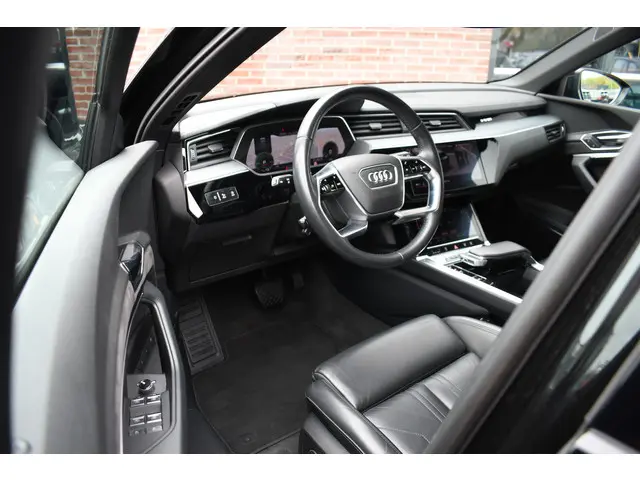 Audi e-tron 55 quattro S-Edition 2019 Elektrisch 45