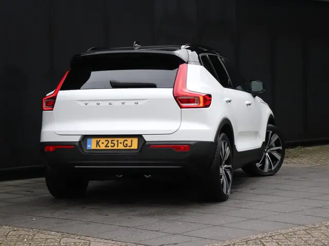 Volvo XC40 3