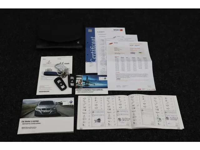 BMW 3 Serie Coupé 325i Business Line Sport 2012 Benzine 3