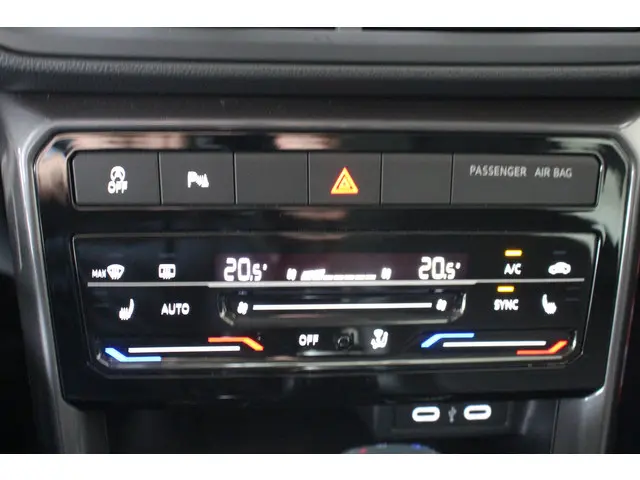 Volkswagen T-Cross 1.0 TSI 110PK Style DSG 2022 Benzine 20