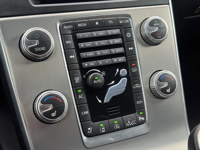 Volvo V60 Cross Country 2.0 T5 Summum 2016 Benzine 19