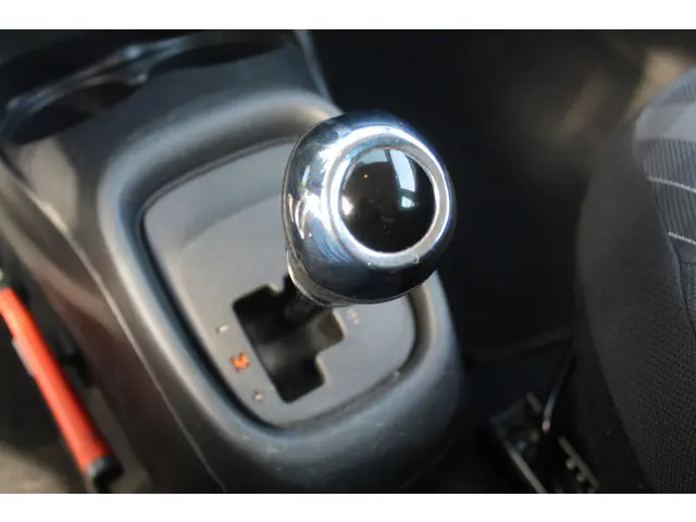 Peugeot 108 1.0 e-VTi Active//GEARBOX BROKEN!! 2018 Benzine 14