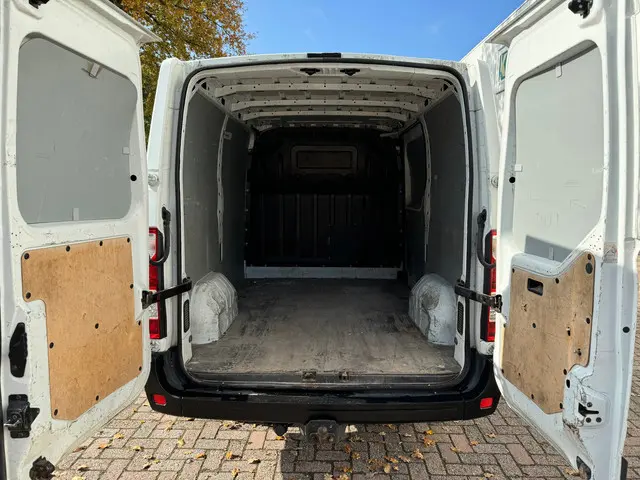 Renault Master T35 2.3 dCi L1H1 AUTOMAAT 2015 Diesel 9