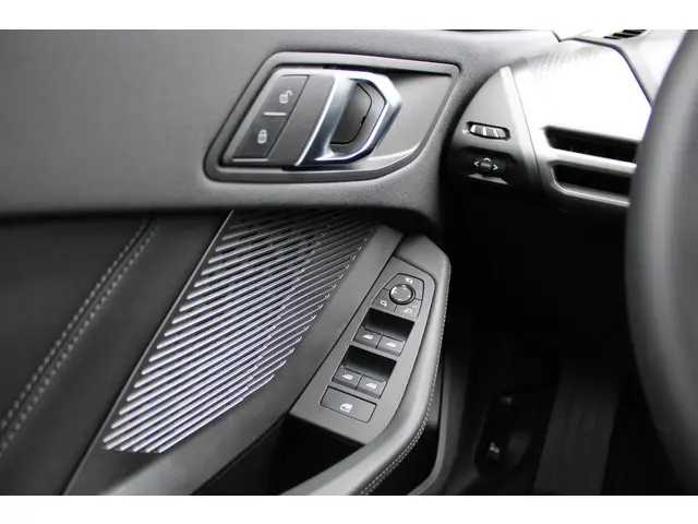 BMW 1 Serie 120 M Sport Automaat 2025 Benzine 38