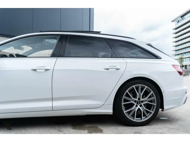Audi A6 Avant 45 TFSI | 2019 Quattro | S-line 2019 Benzine 9