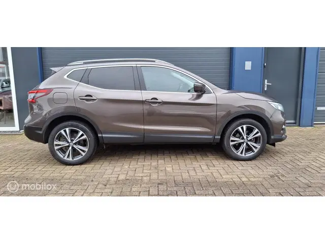 Nissan QASHQAI 1.2 ,Pano,stoelverw,trekhaak 2017 Benzine 4