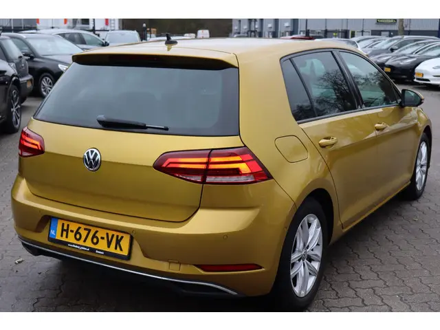Volkswagen Golf 1.4 TSI Highline Business R 2018 Benzine 4