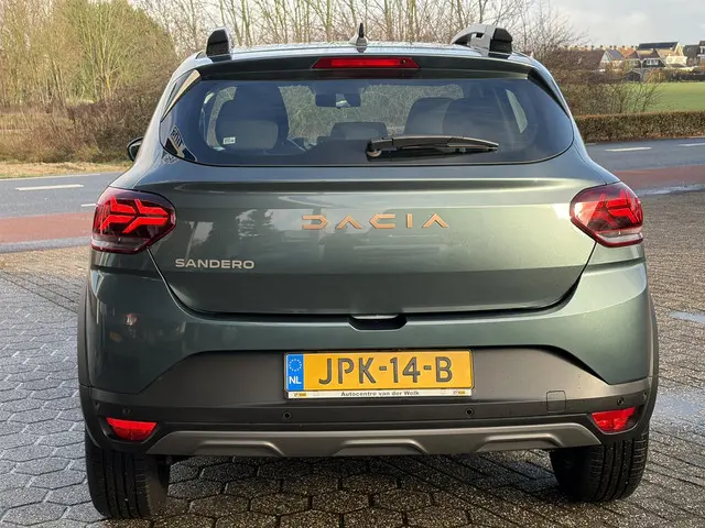 Dacia Sandero Stepway 1.1 TCe 110 Extreme 2024 Benzine 9