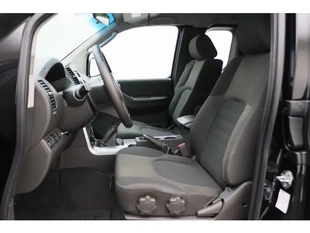 Nissan Navara 2.5 dCi SE King Cab 2014 Diesel 10