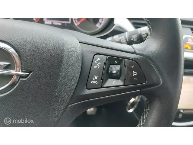 Opel Corsa 1.4 Color Edition 2015 Benzine 17