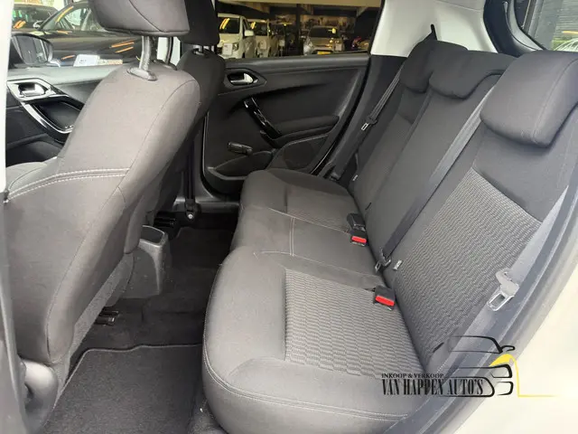 Peugeot 208 1.2 VTi Allure 2014 Benzine 16