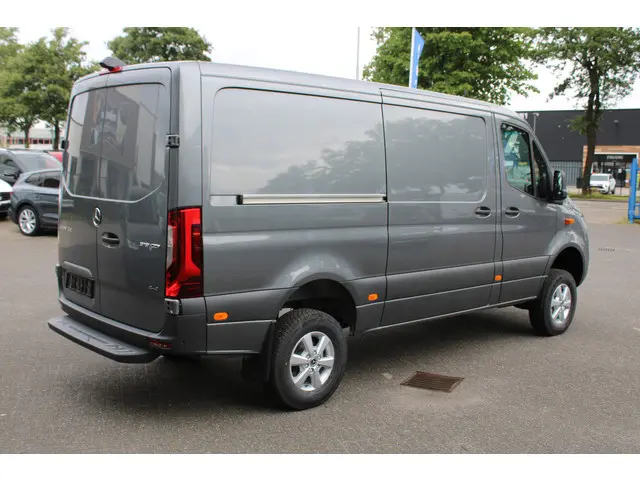 Mercedes-Benz Sprinter 3