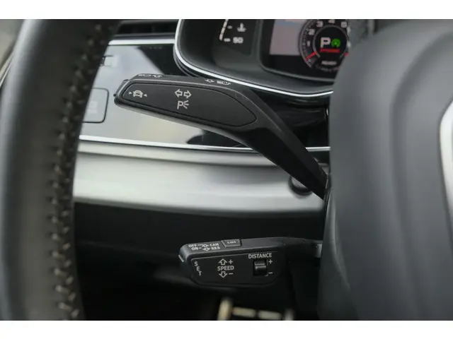 Audi Q8 55 TFSI 340pk S-line 2020 Benzine 35