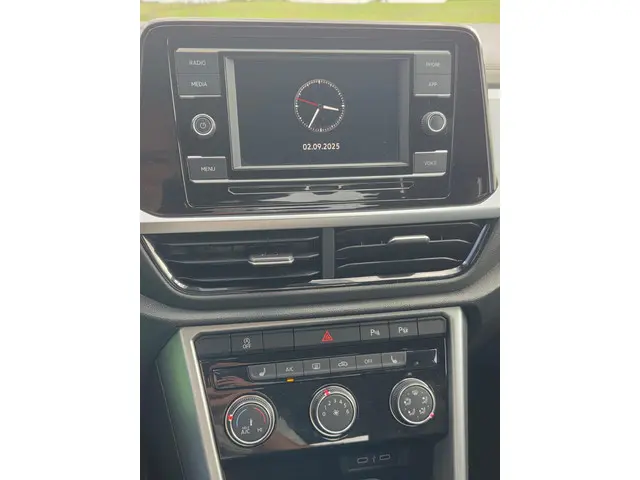 Volkswagen T-Roc 1.5 TSI Life Business 2022 Benzine 8