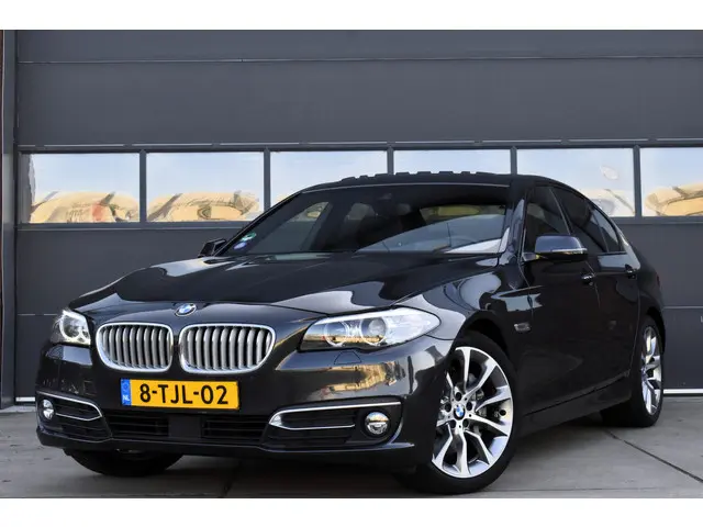 BMW 5 Serie 528i High Executive NAP 2014 Benzine