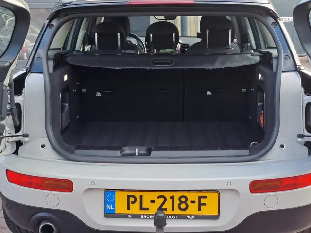 MINI Clubman Mini 1.5 Cooper Salt Business 2017 Benzine 35