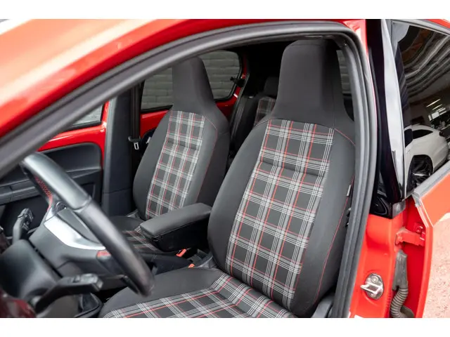 Volkswagen up! 1.0 TSI GTI | Pano | Beats | Camera 2018 Benzine 23