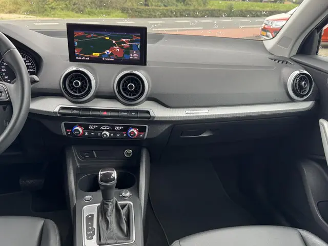 Audi Q2 35 TFSI S Edition 2022 Benzine 22