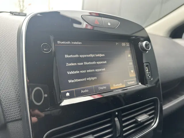 Renault Clio 0.9 TCe Limited | Trekhaak | Navi 2018 Benzine 27