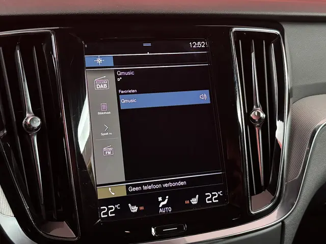 Volvo V60 2.0 B4 R-Design 2022 Hybride Benzine 40