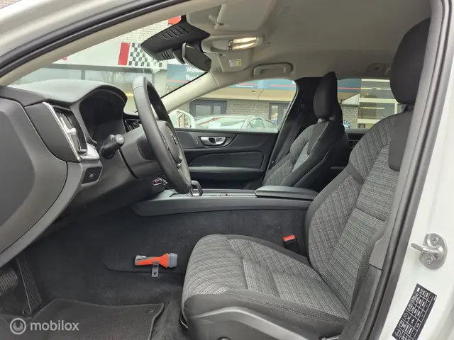 Volvo V60 2.0 B3 PLUS DARK 2023 Hybride Benzine 16