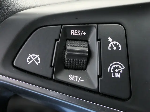 Opel ADAM 1.0 Turbo Jam Favourite 2014 Benzine 26