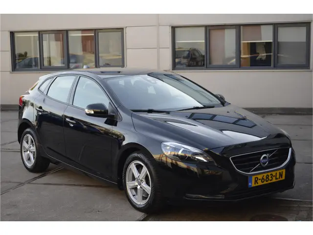Volvo V40 3