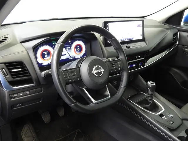Nissan QASHQAI 1.3 MHEV N-Connecta Design 2023 Benzine 4