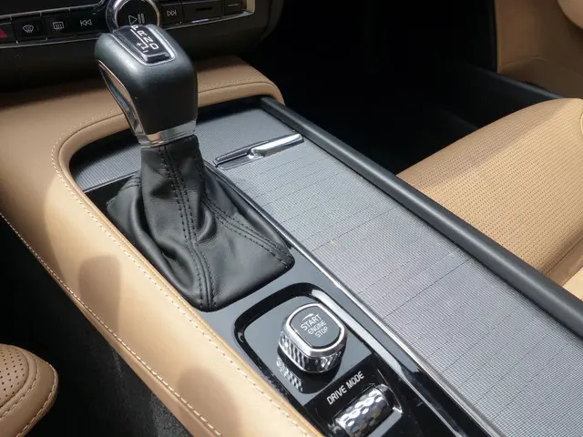 Volvo V90 T4 Business Luxury+ 2020 Benzine 21