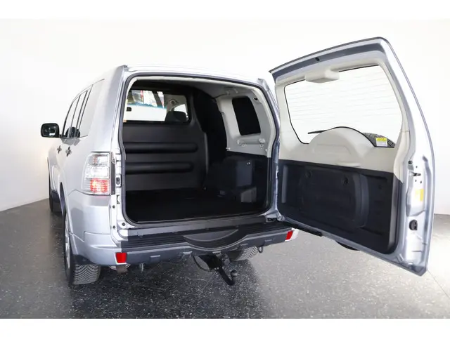 Mitsubishi Pajero 3.2 DI-D Instyle 4WD 2014 Diesel 18