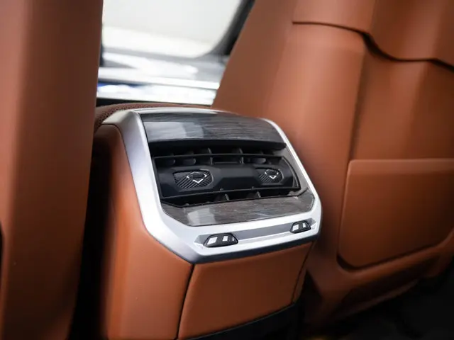 BMW 7 Serie M760e xDrive 2023 Hybride Benzine 50