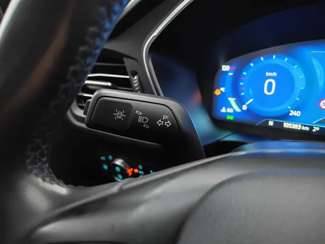 Ford Kuga 2.5 PHEV Titanium 2022 Hybride Benzine 19