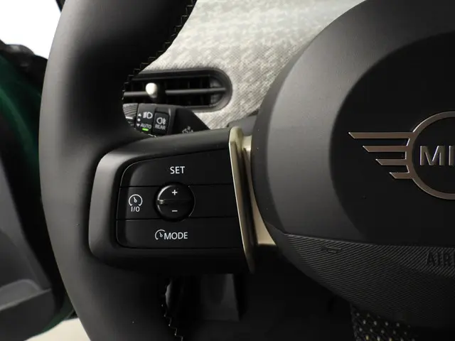 MINI 5-Deurs Cooper C 2024 Benzine 12