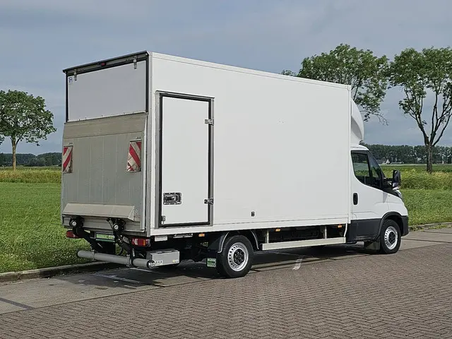 Iveco Daily 35S18 2022 Diesel 3