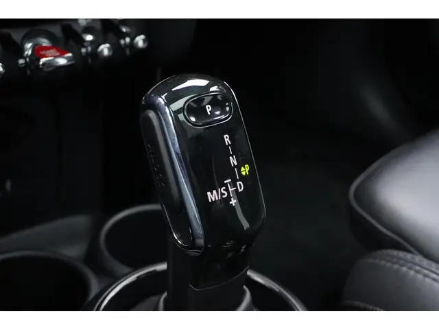 MINI 5-Deurs Cooper C 2019 Benzine 12