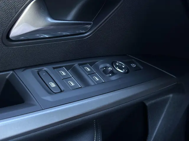 Peugeot e-3008 GT Avantage 210 73 kWh 2025 Elektrisch 37