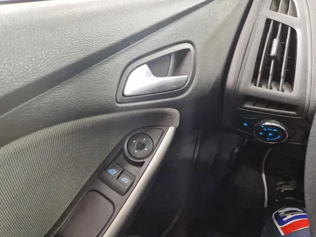 Ford Focus Wagon 1.0 EcoBoost Trend 2013 Benzine 16