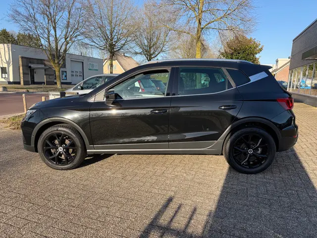 SEAT Arona 1.0 TSI FR Business Connect 2023 Benzine 4