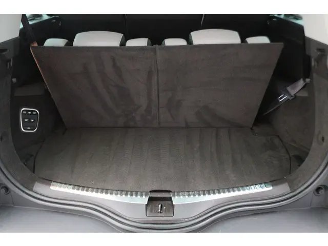 Renault Espace 1.8 TCe Limousin 7p. 2018 Benzine 18