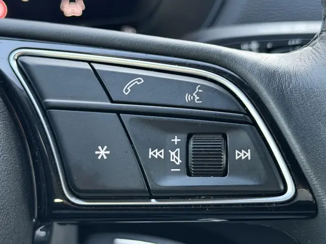 Audi Q2 35 TFSI S Edition 2024 Benzine 35