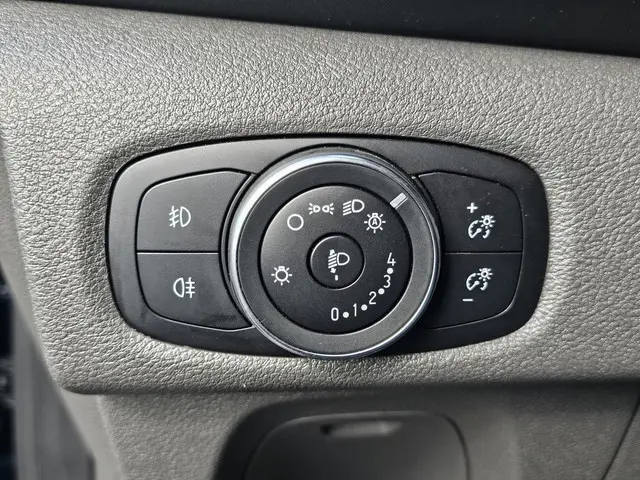 Ford Transit Custom 310 2.0 TDCI L1H1 Sport 2018 Diesel 14