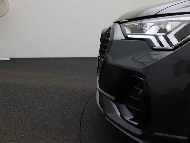 Audi Q3 35 TFSI/150PK S Line 2024 Benzine 34