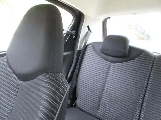 Peugeot 107 1.0 Active 2013 Benzine 15