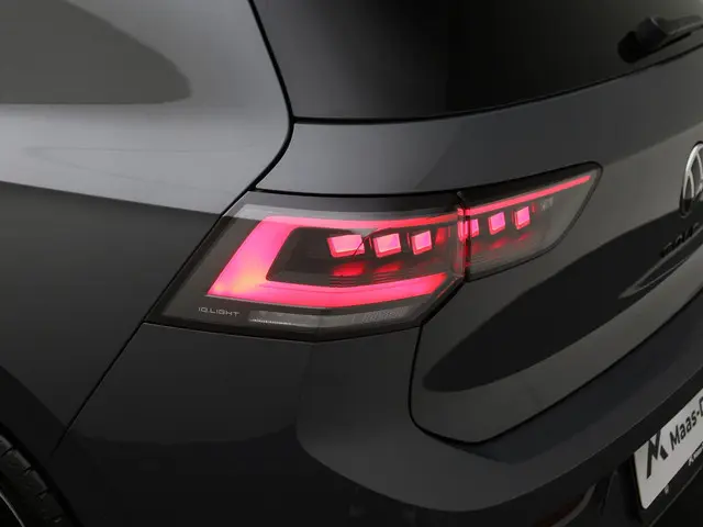 Volkswagen Golf 1.5eTSI/150PK R-Line DSG 2025 Benzine 33